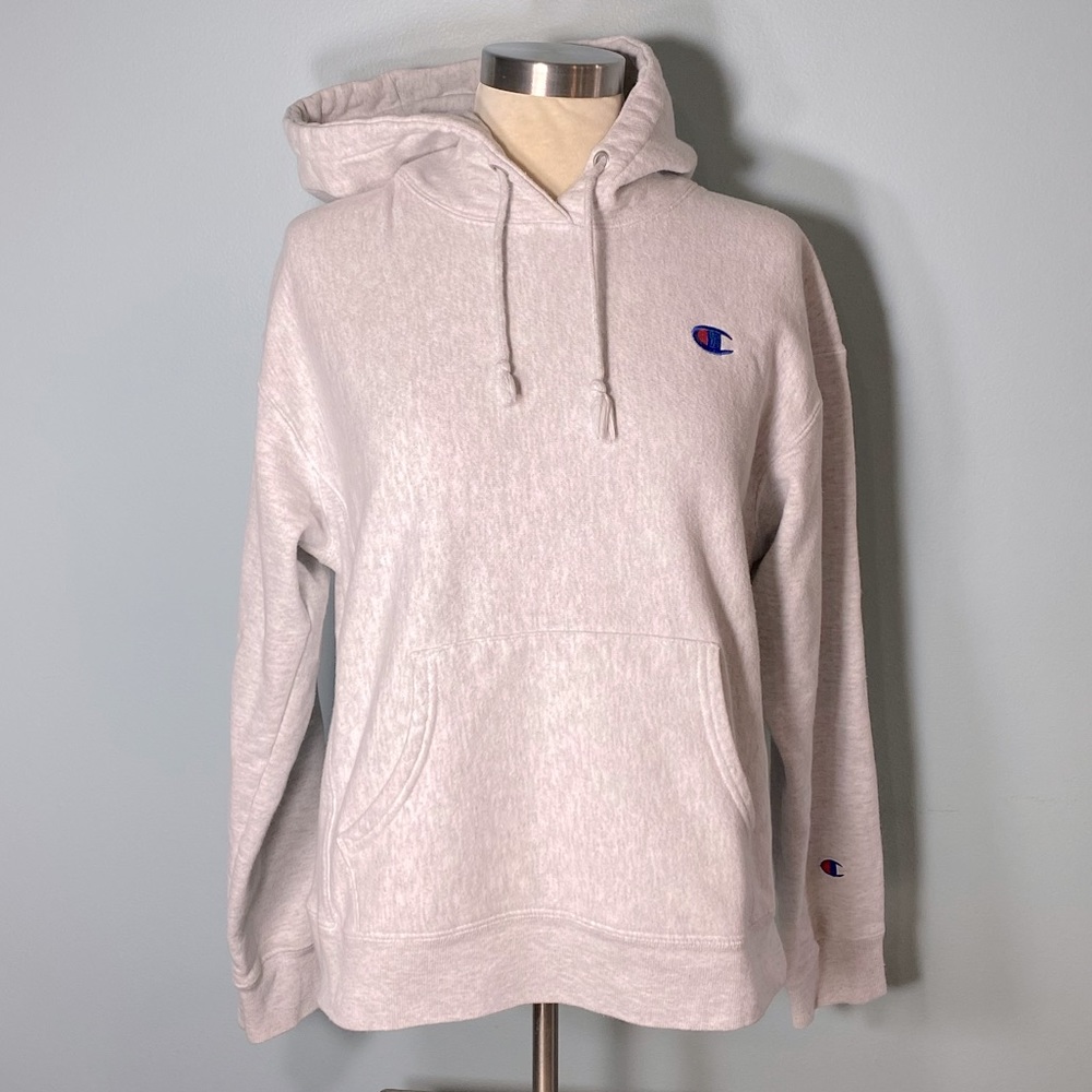 Champion Women’s Hoodie SZ Medium. Heathered light gray.